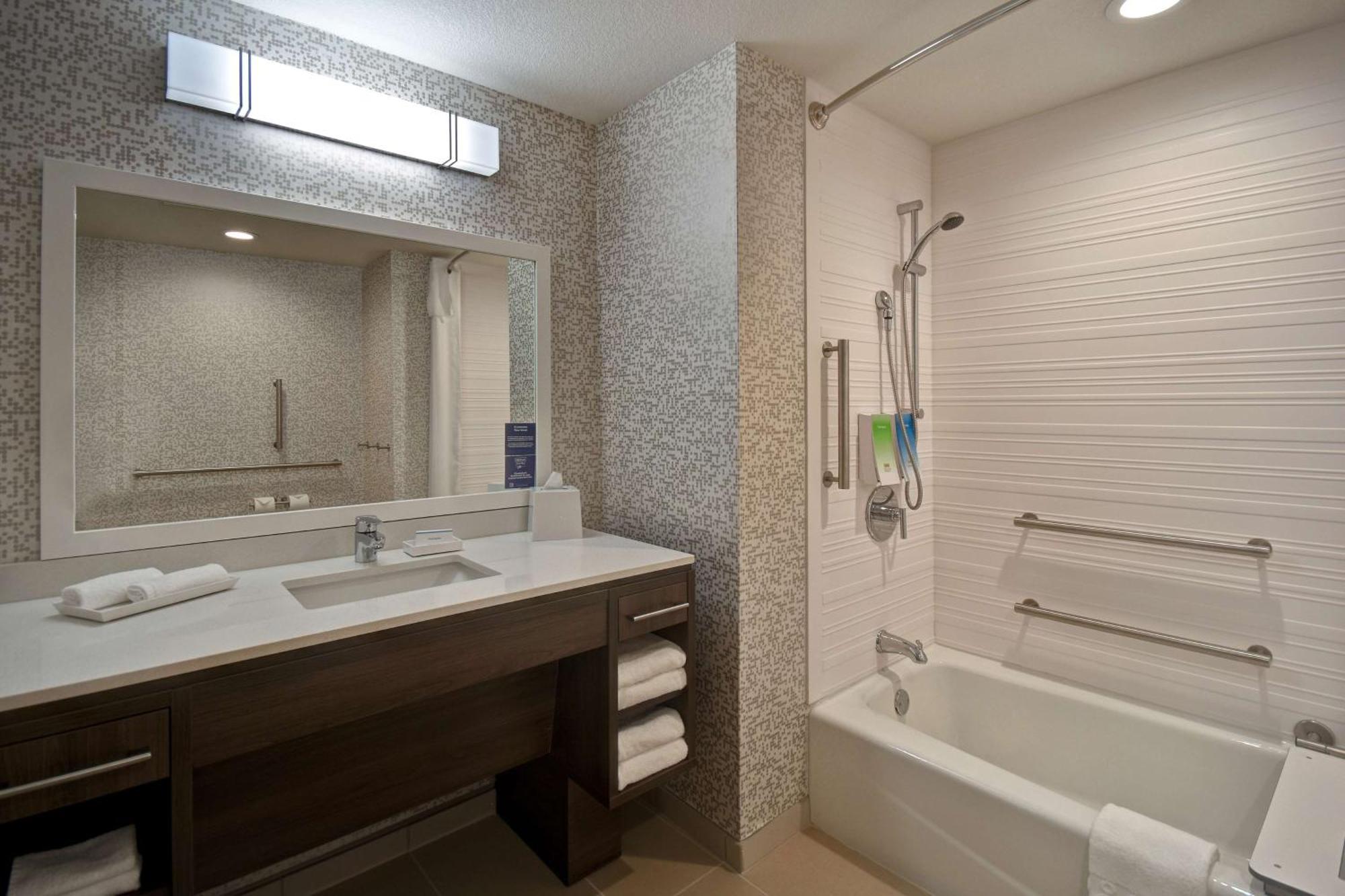 โฮม2 สวีท โอแคลร์ เซาท์ วิสคอนซิน Hotel ภายนอก รูปภาพ